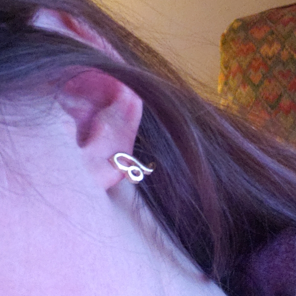 FREE! (w/purch) Zodiac stud earrings gold birth month - Picture 8 of 8